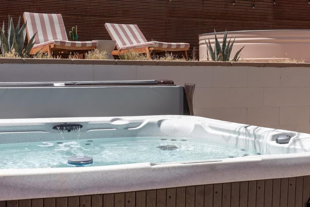 Joshua Tree - Le Tout Petit W Hot Tub Buitenkant foto