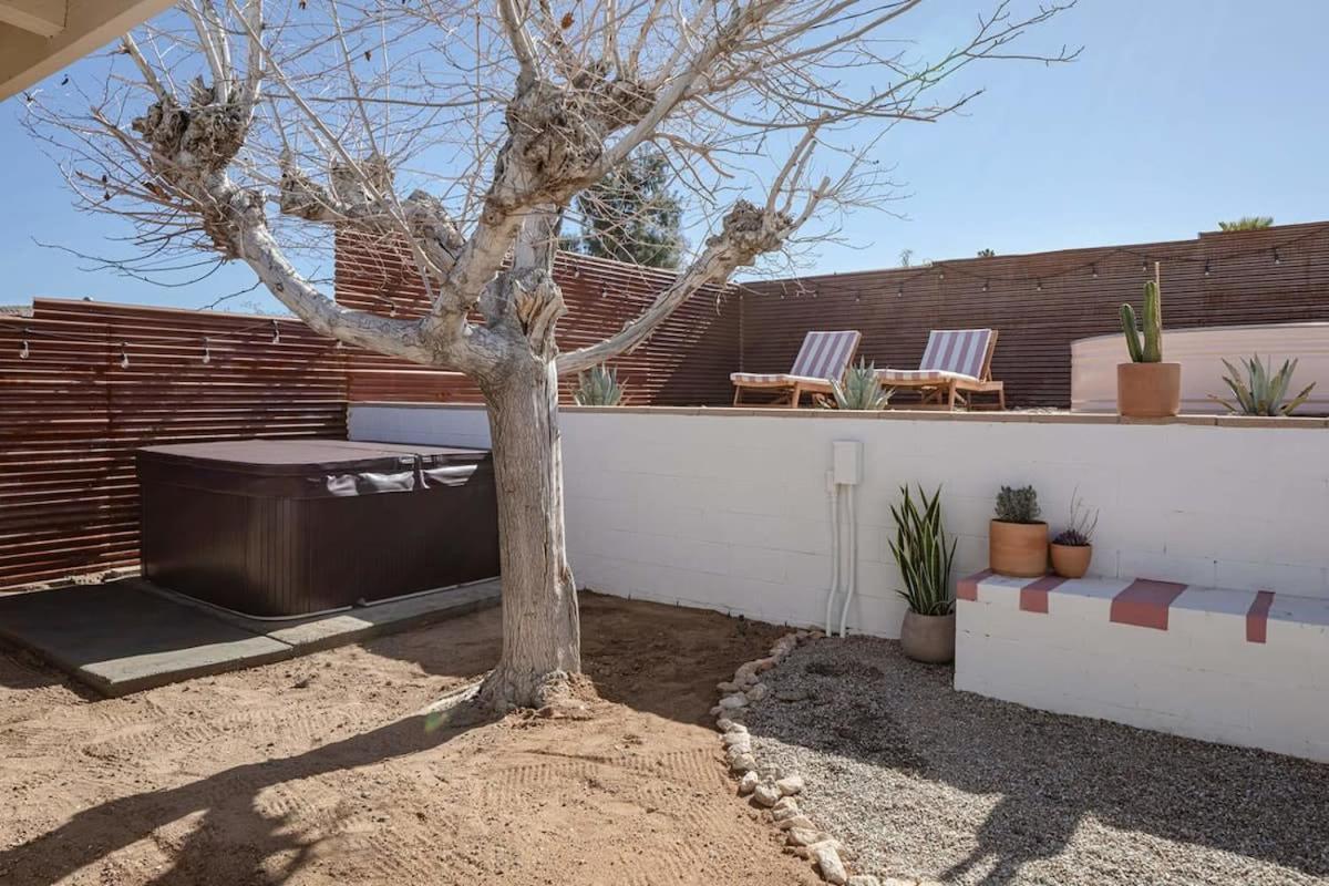Joshua Tree - Le Tout Petit W Hot Tub Buitenkant foto